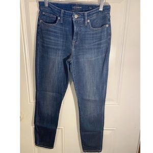 Women’s Lucky Brand Ava crop jeans in size 6/28